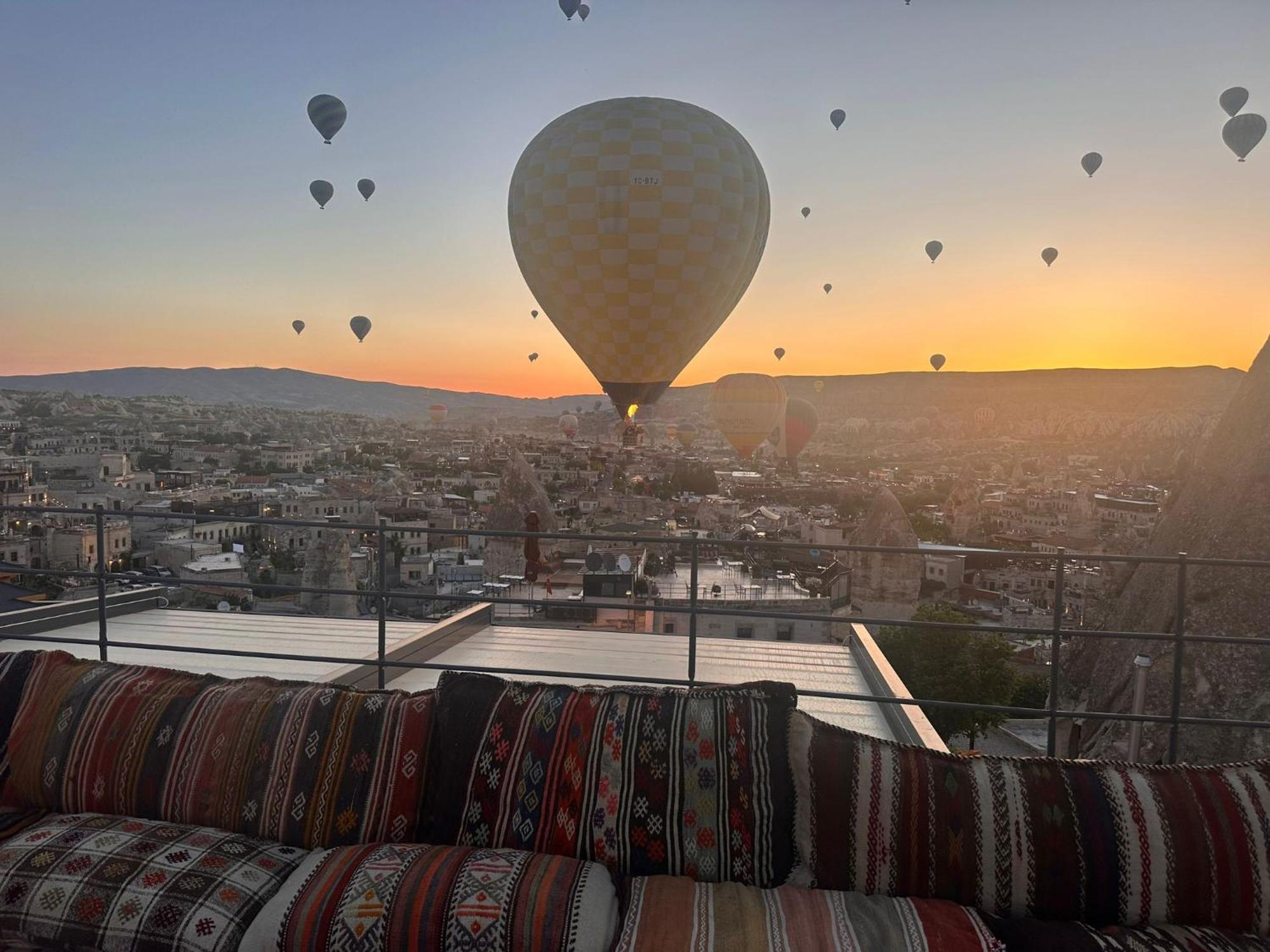 Hira Cave Hotel Гореме Экстерьер фото